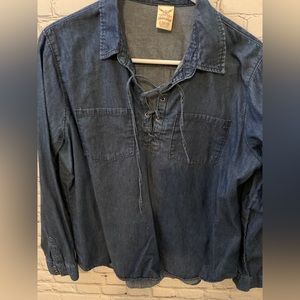 3/$10 FADED GLORY Denim popover top with corset neckline.